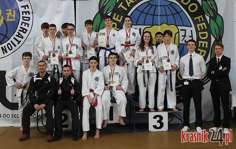 12 medali kraśnickich taekwondeków podczas Międzywojewódzkich Mistrzostw Juniorów Młodszych