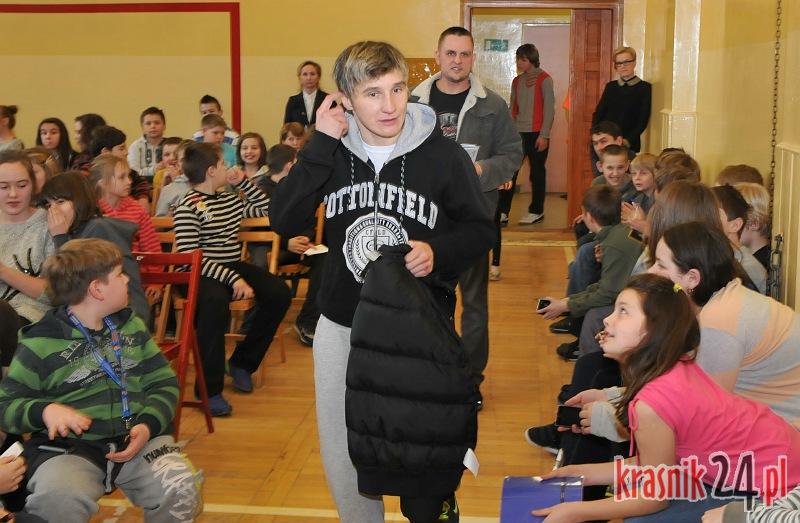 Były spotkania z bokserską mistrzynią, będą zabawy ruchowe dla dzieci i walki bokserskie