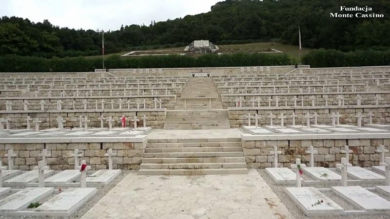 Wzgórze Monte Cassino, czyli pole chwały polskiego żołnierza ale i cmentarz wojenny, z pułapu hexacoptera VIDEO