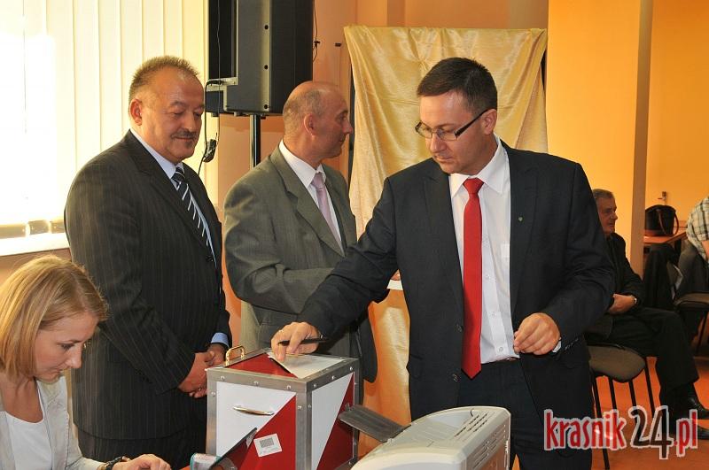 Zmiana pokoleniowa w powiecie. Andrzej Maj nowym starostą kraśnickim