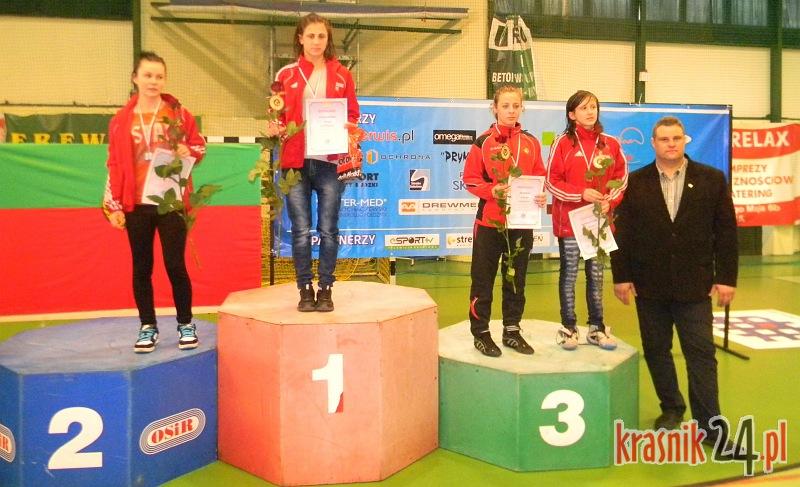Puchar Polski Kadetek w zapasach kobiet. Zawodniczki L.U.K.S. SUPLES bezkonkurencyjne w kat 46 kg
