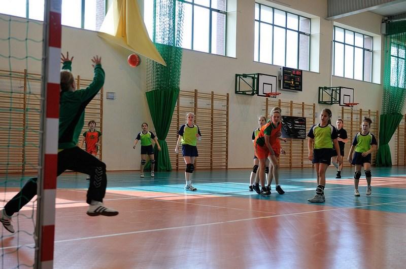 Sportowy weekend w Kraśniku: zapasy, piłka ręczna, pływanie