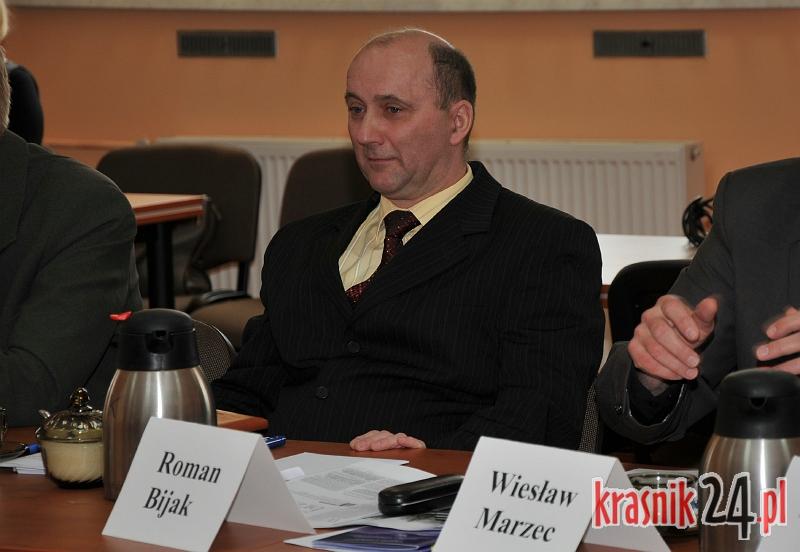 Kraśnik. Rada Powiatu zgodzi się na zmianę warunków pracy radnego Romana Bijaka?