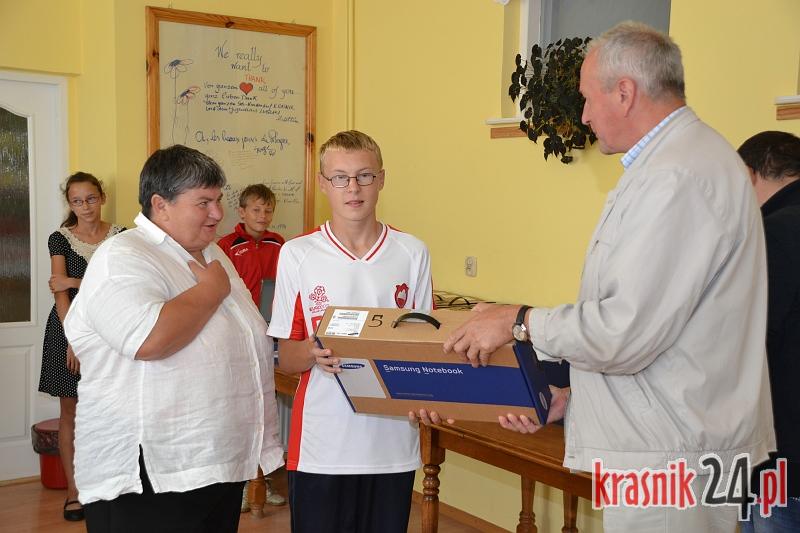 Kraśnik. Dzieci z SOS Wioski Dziecięcej dostały komputery dzięki akcji ?Kocham Polskę za?