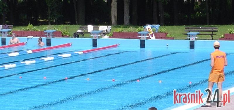 Kraśnik. Od jutra na basenie dmuchany tor przeszkód WIBIT AQUATRACK