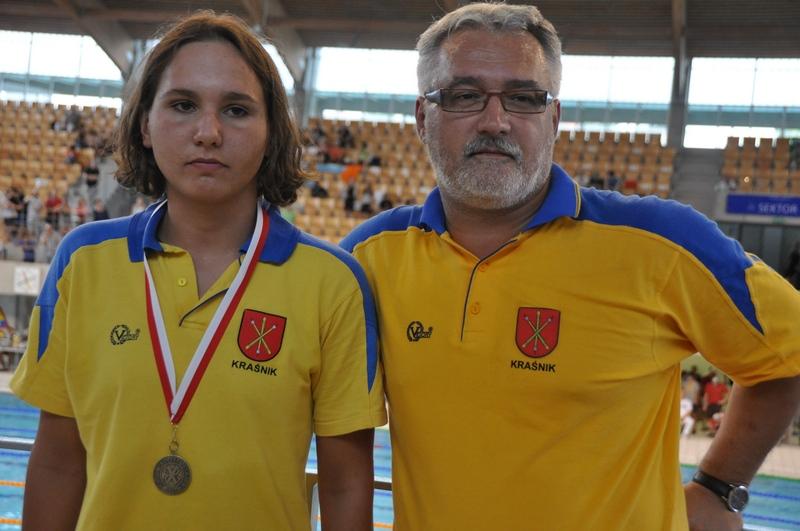 Pływanie: medal MP juniorów młodszych Magdaleny Wieczorek