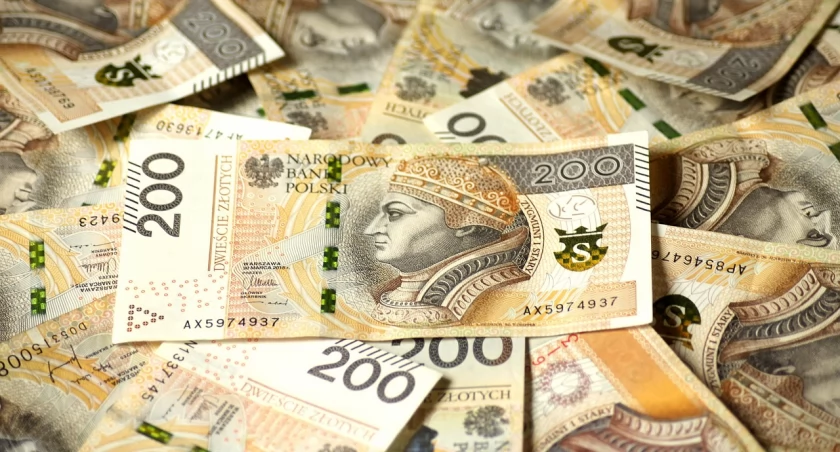 Oszuści wciąż grasują wyciągając pieniądze z naszych kont