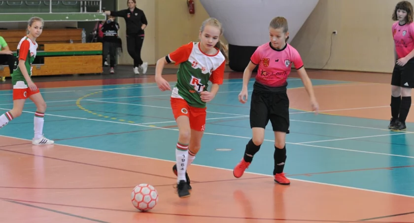 Będzie granie w pomaganie w piłkarskim, kobiecym wydaniu