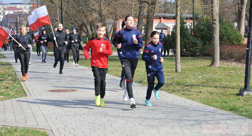 300 uczestników pobiegło „tropem wilczym” w Parku JPII
