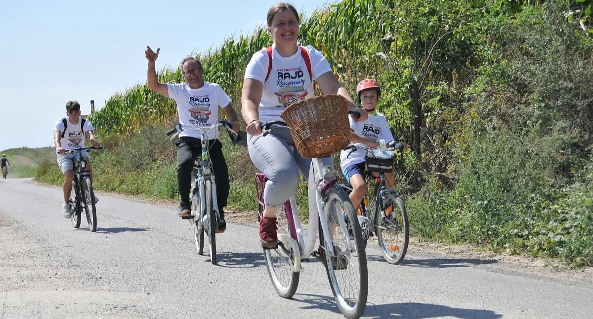 Patriotycznie i rekreacyjnie. Ponad 600 cyklistów dumnych z Polski