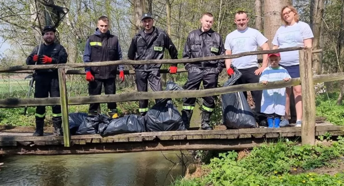 Posprzątajmy rzekę. Akcja w Dzierzkowicach