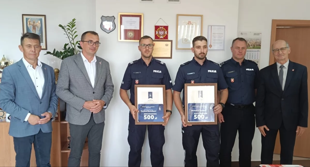 Uratowali kobietę z pożaru – otrzymali nagrody