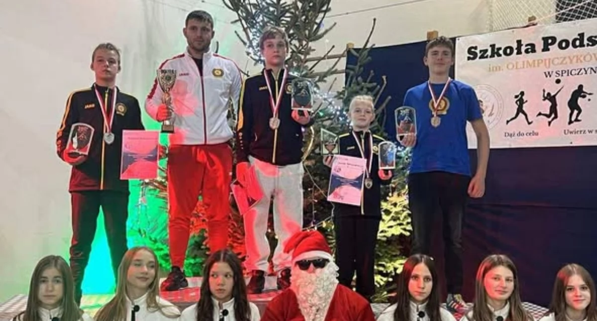 Zapaśnicze Mikołajki w Spiczynie udane dla zawodników LUKS Suples