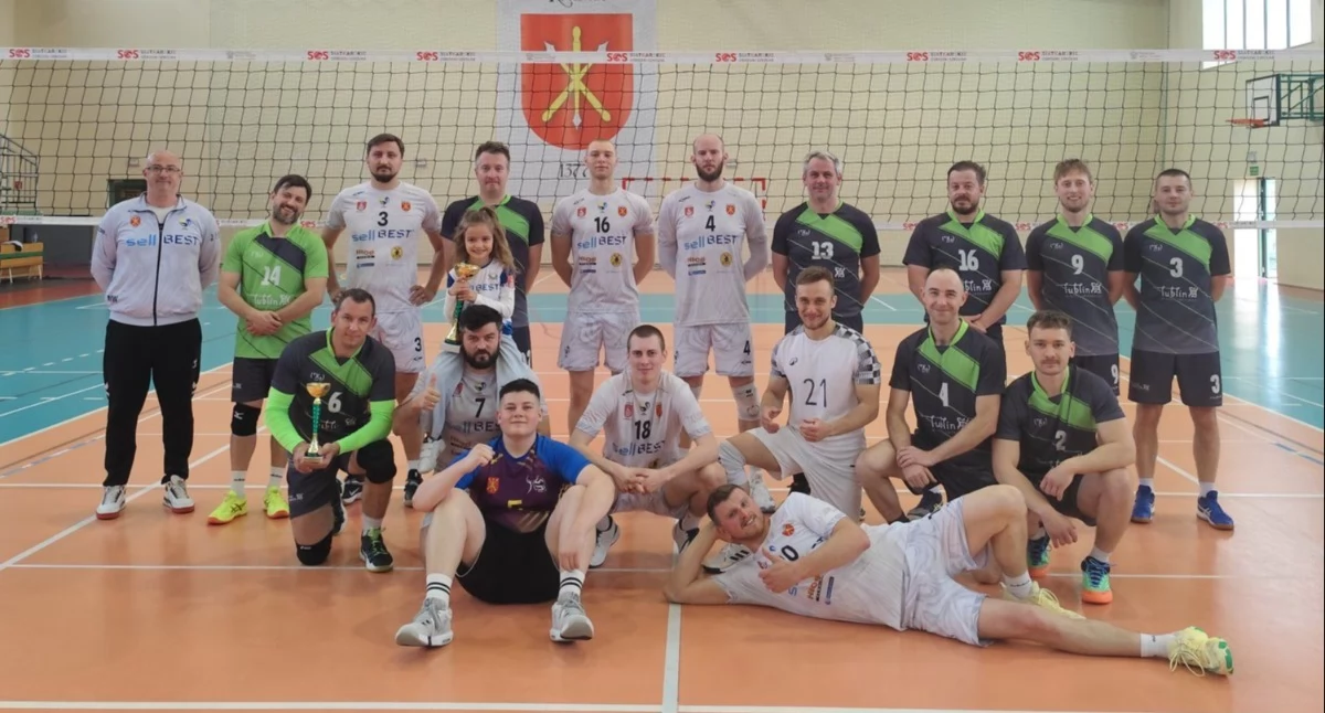 MKS sellBEST Kraśnik z pucharem na szczeblu wojewódzkim