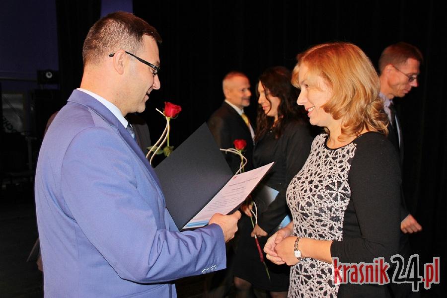 Medal od Ministra, nagrody od Kuratora i Starosty, czyli Powiatowy Dzień Nauczyciela za nami. FOTO
