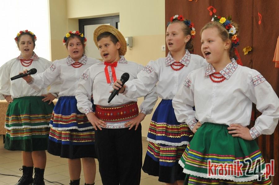 Zespół ze Szkoły Podstawowej w Stróży - Miele Młyn