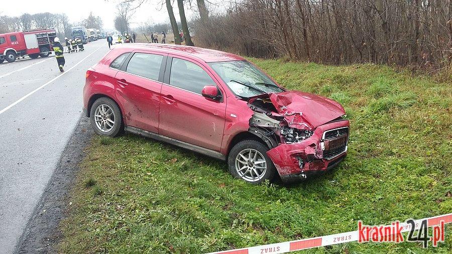 Wypadek w Obrokach. Jednego z kierowców zabrał śmigłowiec