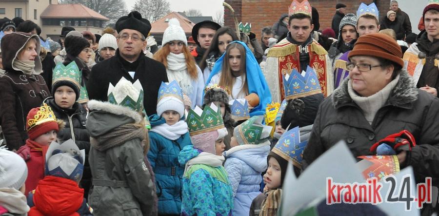 Trzej Królowie z Józefem, Maryją i małym Jezuskiem przeszli ulicami Kraśnik. FOTO