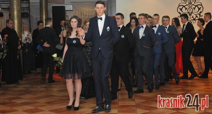 Maturzyści z ZS w Wólce Gościeradowskiej już po studniówce. Foto, Wideo