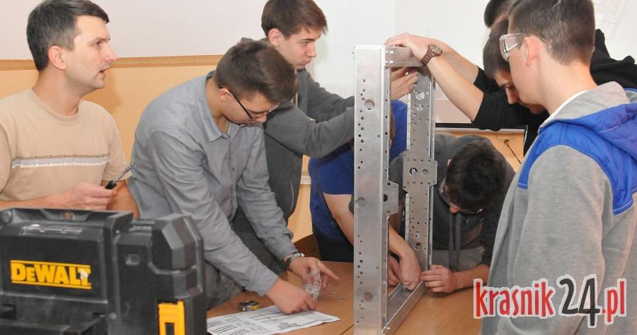 Budowa robota na konkurs FRC wreszcie rozpoczęta. Foto, Wideo
