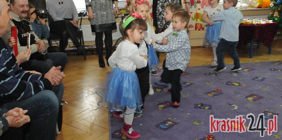 Maluchy z Przedszkola Miejskiego nr 2 dla babć i dziadków. Foto, Wideo