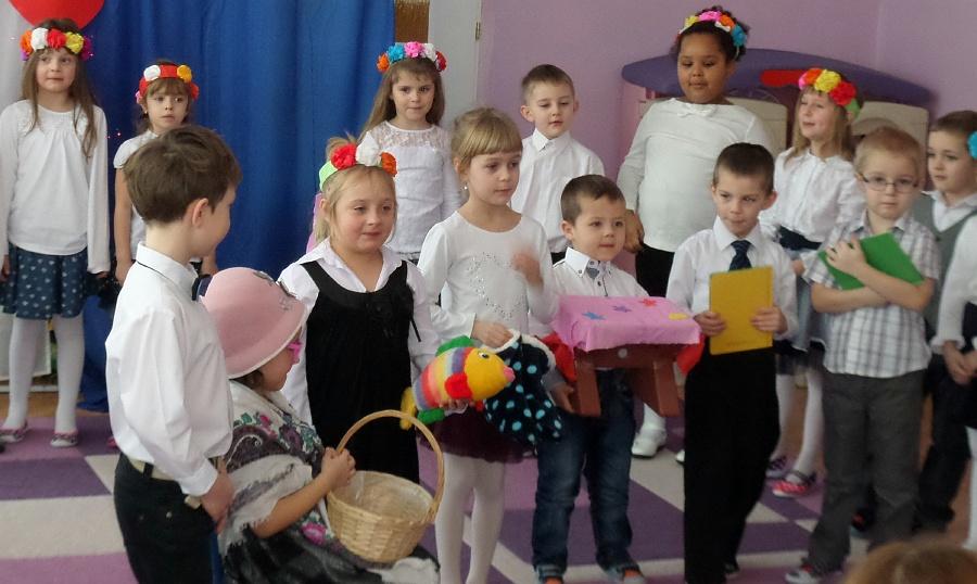 Przedszkolaki z Czwórki nie zapomniały o babciach i dziadkach
