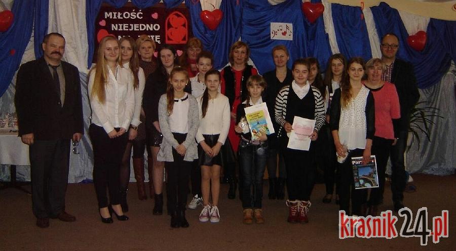 Gm. Gościeradów. Anna Pierzchała i Natalia Myszka najlepsze w konkursie recytatorskim 
