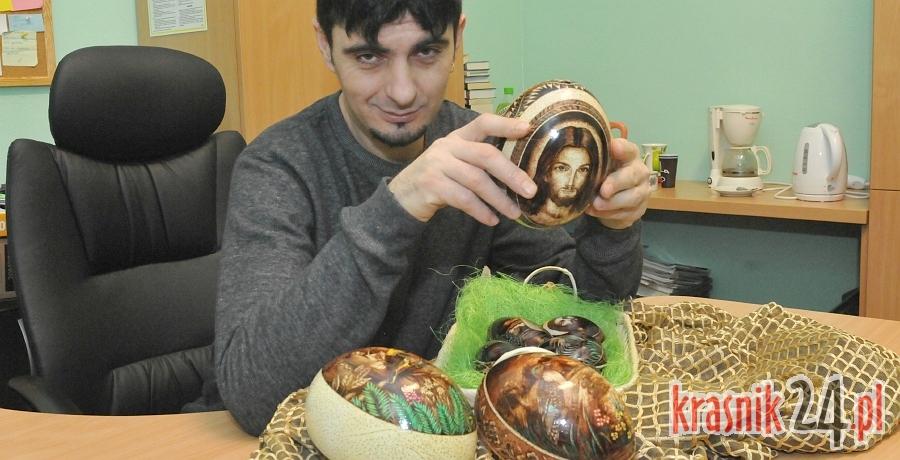 Pisanka Mariusza Dubiela ze Słodkowa Drugiego z Grand Prix na Ogólnopolskim Konkursie na Pisankę Wielkanocną