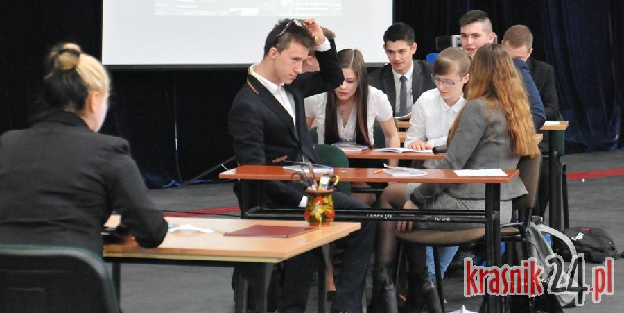 Mundurowy Dzień Patrona w kraśnickiej Trójce. Foto, Wideo