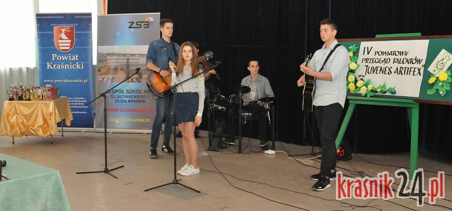 Oliwia Kuśmierz i Anita Dec najlepsze podczas Powiatowego Przeglądu Talentów JUVENES ARTIFEX 2016. Foto, Wideo