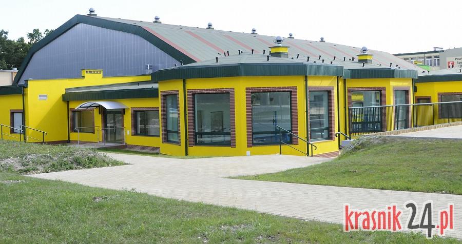Wybudowali hale sportowe kilka lat temu, teraz dostaną dofinansowanie. Ponad 11 mln zł trafi do Miasta Kraśnik i Powiatu Kraśnickiego.