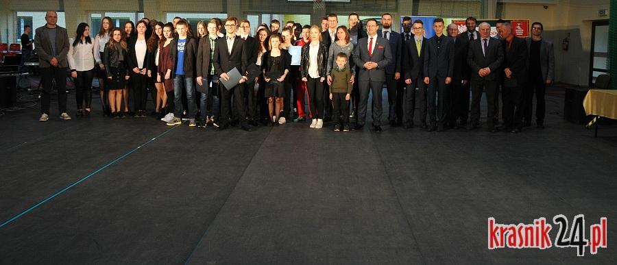 Starosta nagrodził zawodników, trenerów i działaczy. Plebiscyt na najpopularniejszego sportowca wygrał Mikołaj Kuśmierczyk. Foto