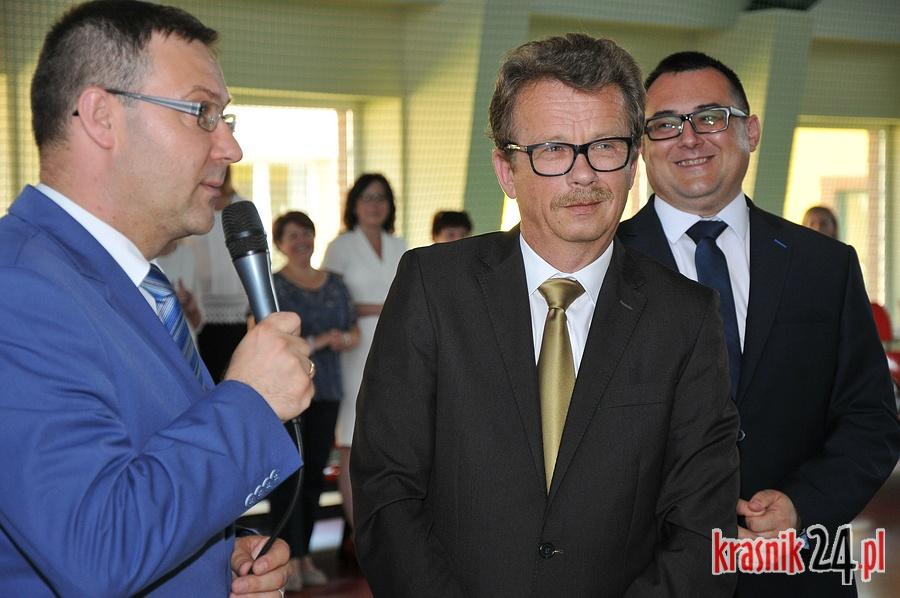 Pożegnali szkołę i dyrektora Andrzeja Ciupaka