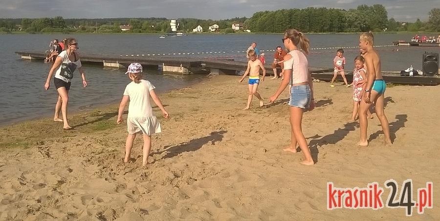 Zachęcamy do aktywnego wypoczynku. W każdy weekend zajęcia fitness nad Zalewem Kraśnickim.