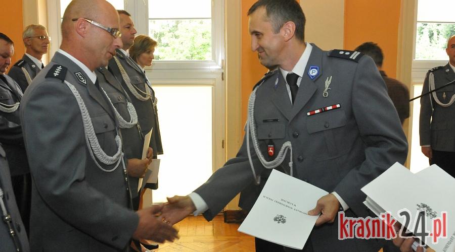 Życzenia, awanse i nagrody z okazji Święta Policji. Foto