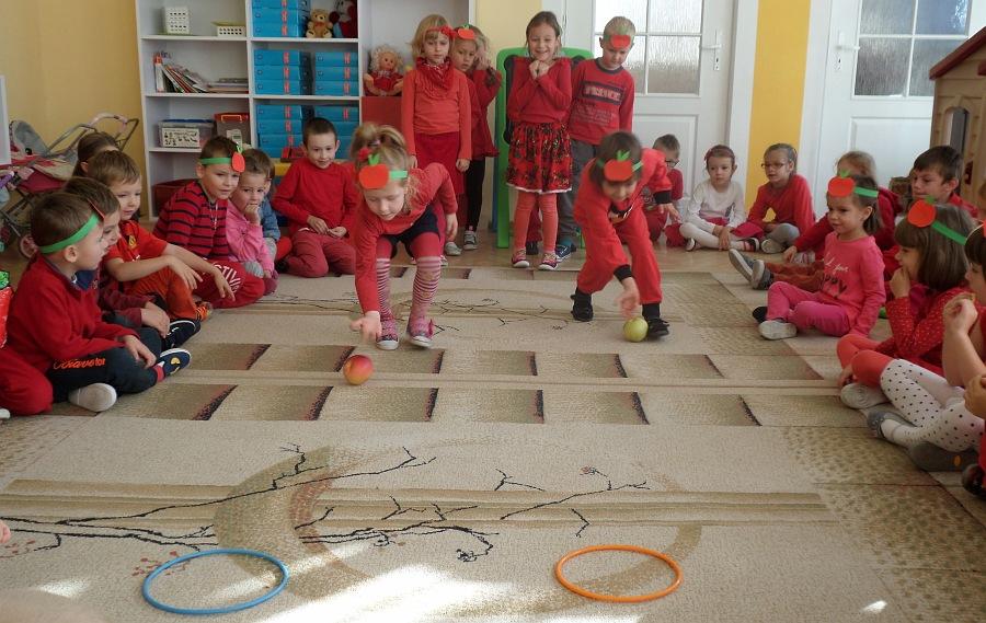 Smacznie i kolorowo, czyli Dzień Czerwonego Jabłuszka w Przedszkolu Miejskim nr 4