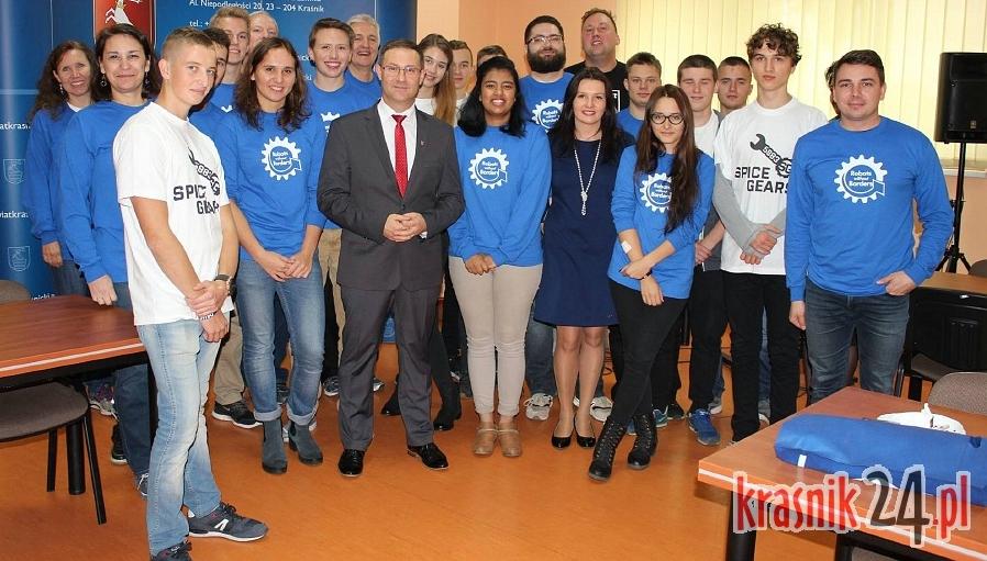 Kraśniccy konstruktorzy robota na FRC goszczą członków Team 2220 z USA