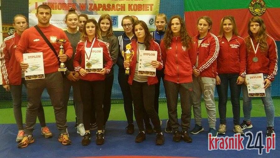 5 medali zapaśniczek LUKS Suples Kraśnik w Pucharze Polski Kadetek i Juniorek