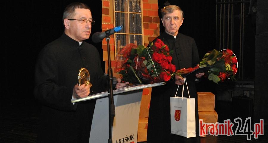 Proboszczowie Rosiński i Szewczuk Kraśniczanami Roku 2016. Foto