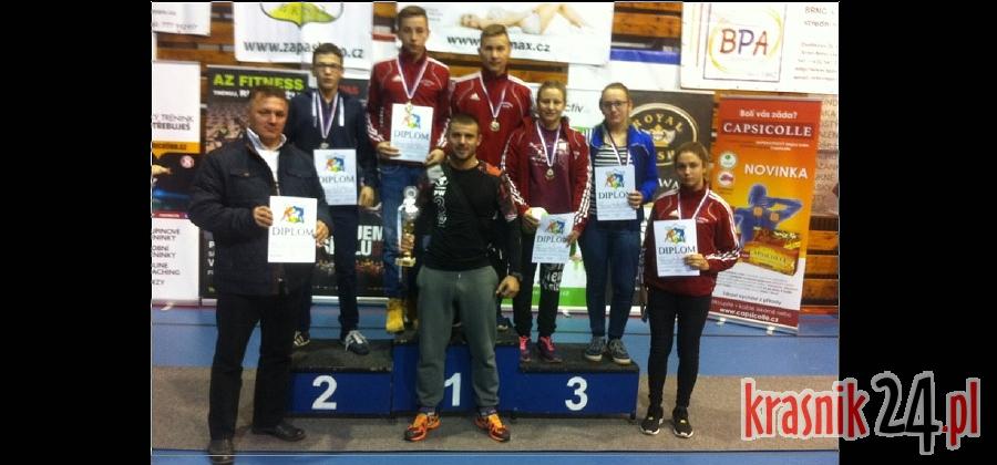 Zapasy: 6 medali indywidualnych i 3. miejsce drużynowo w Brnie