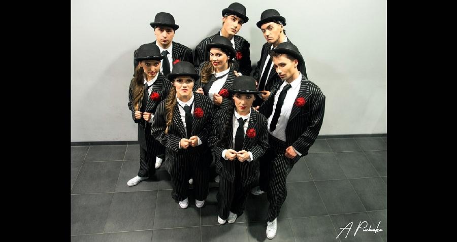 Napad na scenę w półfinale dał im awans. Trzymamy kciuki za NBDS Team w finale Mam Talent