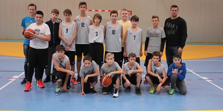 Pod koszem. Młodzicy i kadeci UKS Biało-Czarni Kraśnik grali z zespołami z Lublina
