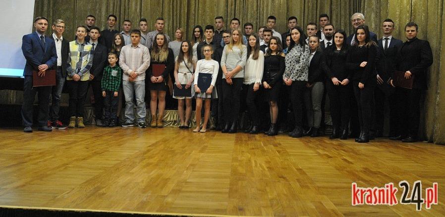 Najlepsi sportowcy ze stypendiami burmistrza