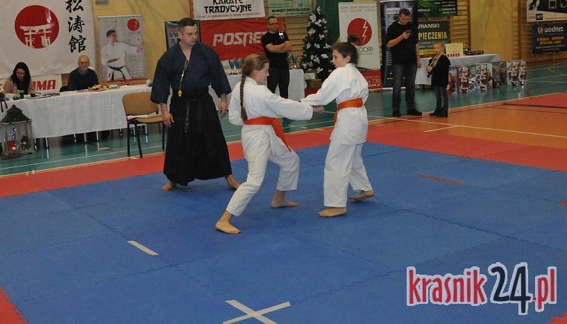 150 karateków rywalizowało w ramach Lubeleskiej Ligi Karate w Kraśniku. foto, wideo