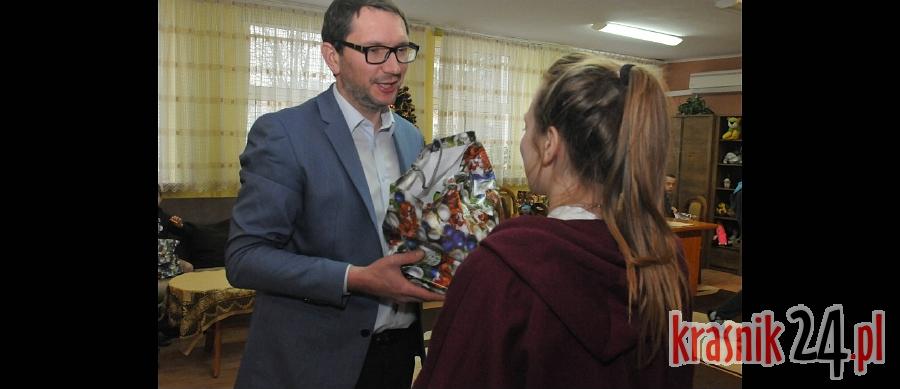 Osłodzili święta podopiecznym kraśnickiego Domu Dziecka