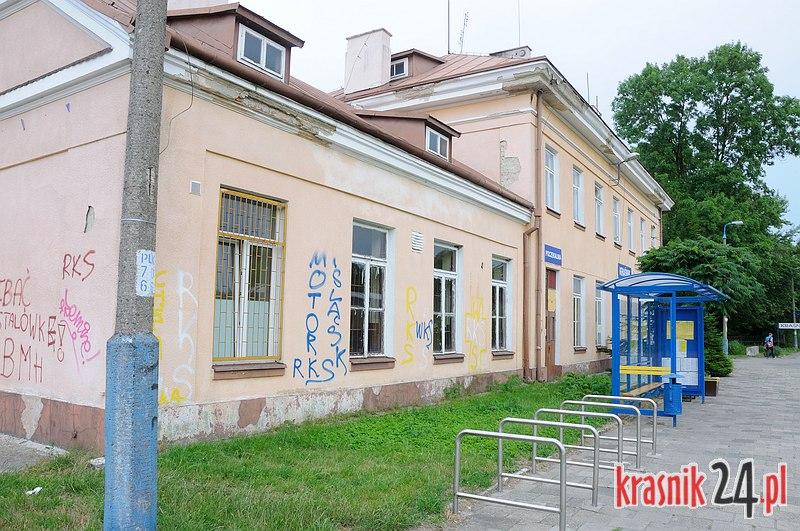 Poczekalnia na dworcu PKP w końcu otwarta. Będzie nowy budynek?