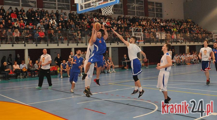 Zagrali w kosza, by wesprzeć rehabilitację Jarka Chrzanowskiego. Foto, Wideo