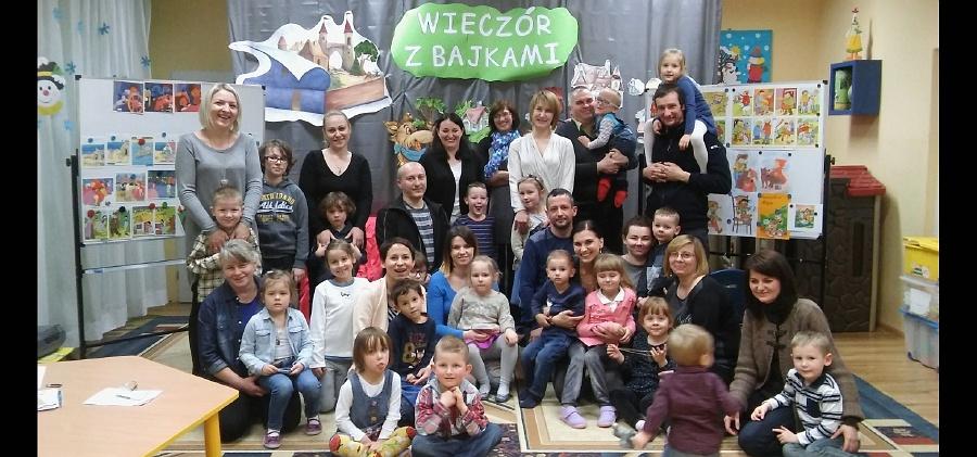Rodzinny wieczór z bajkami w Przedszkolu nr 4