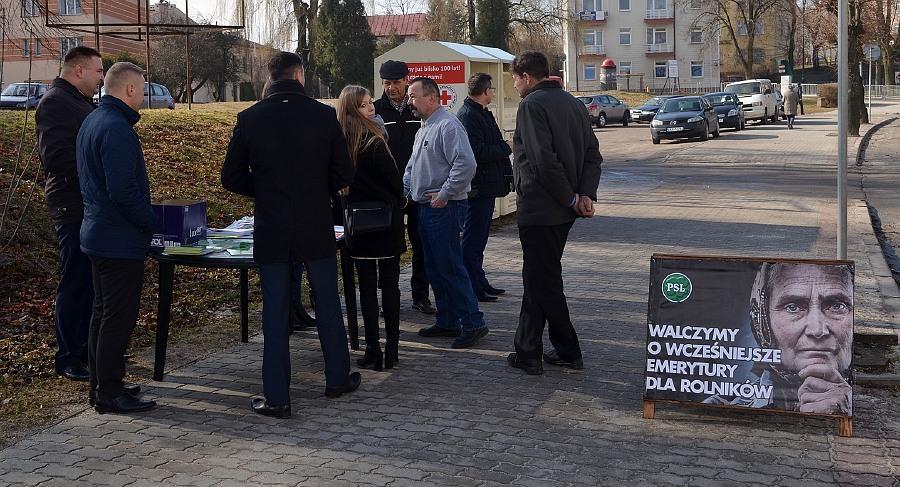 Ludowcy za obniżeniem wieku emerytalnego dla rolników. Zbierali podpisy pod zmianą ustawy