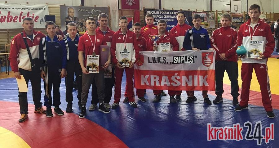 Zapasy. Trzy medale i I miejsce drużynowo LUKS Suples Kraśnik podczas Pucharu Polski Juniorów Młodszych